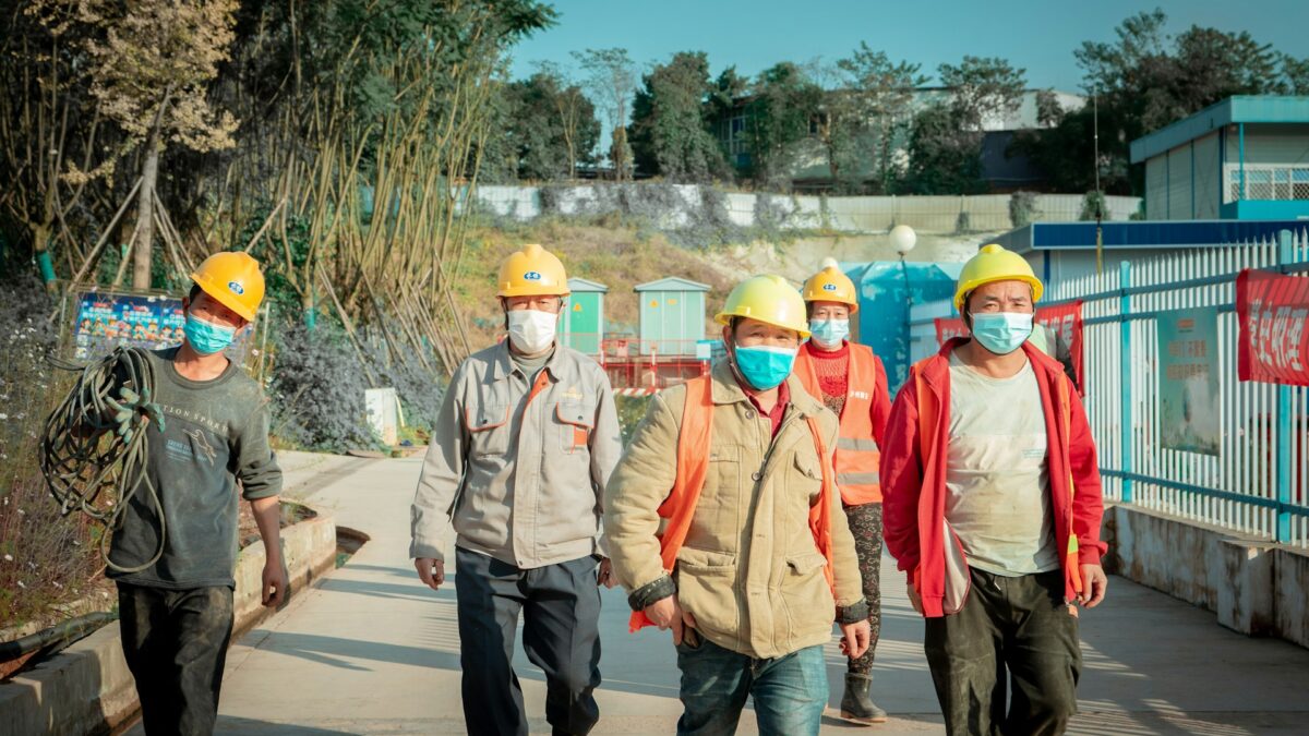 The Overlooked Hazard: How Crowded Job Sites Compromise Safety and Efficiency