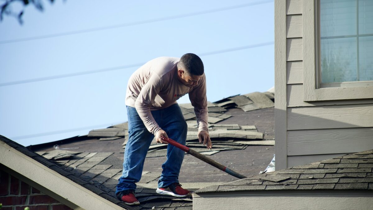5 Warning Signs Your Roof Needs Professional Attention